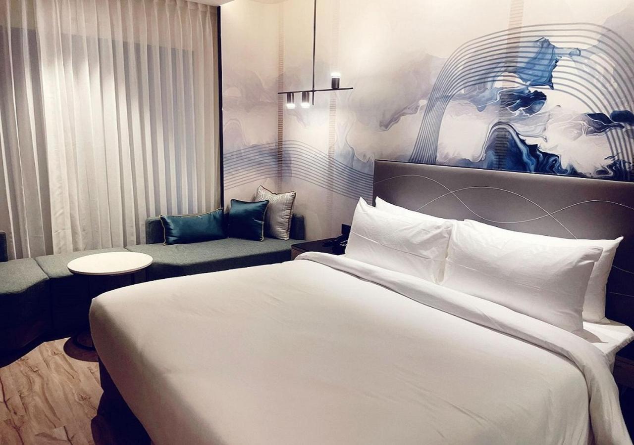 Park Inn By Radisson Surat Exterior foto